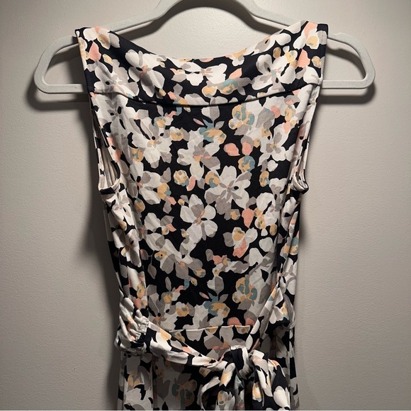 DVF Sleeveless Midi Dress Floral Pattern Neck Detail Wrap Around 100% Silk 6/M - Picture 8 of 16